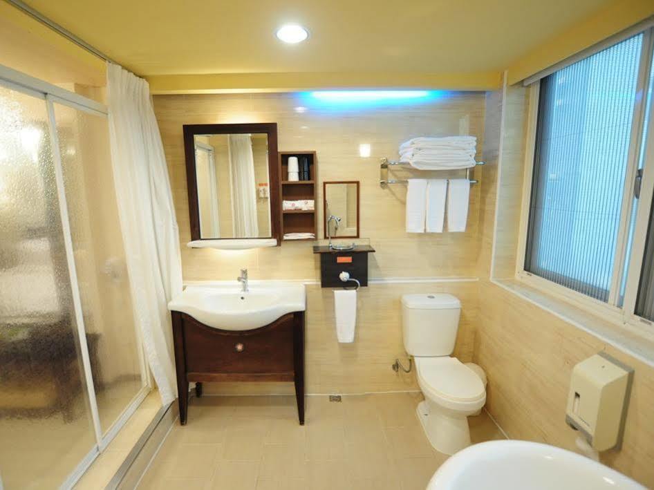 Kindness Xin Jue Jiang Hotel Kaohsiung Exterior photo